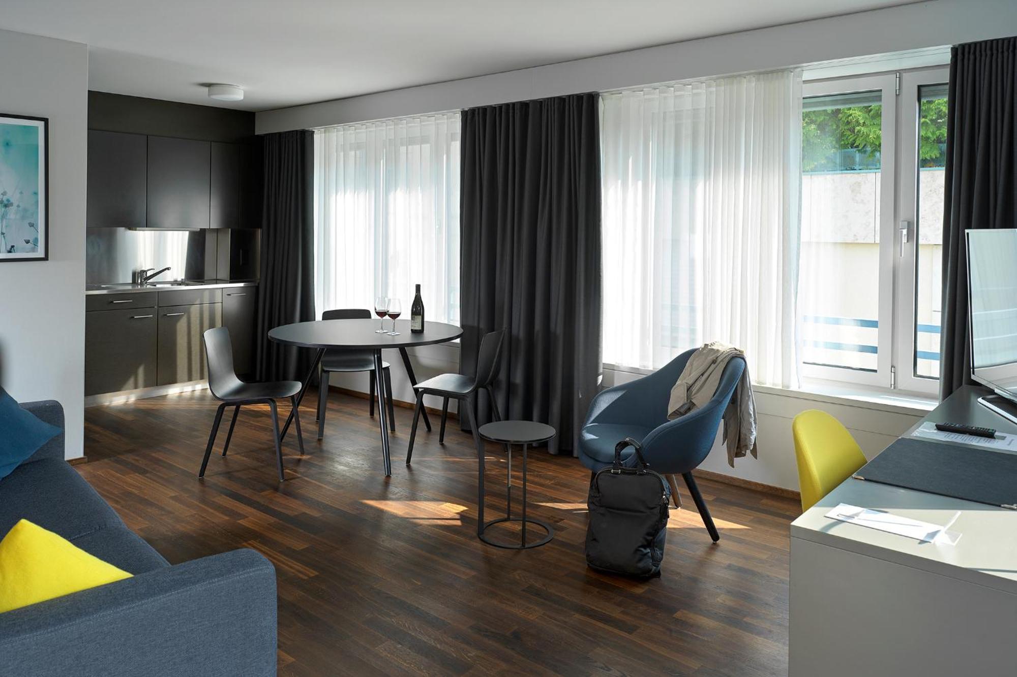 Parkhotel Zug Buitenkant foto